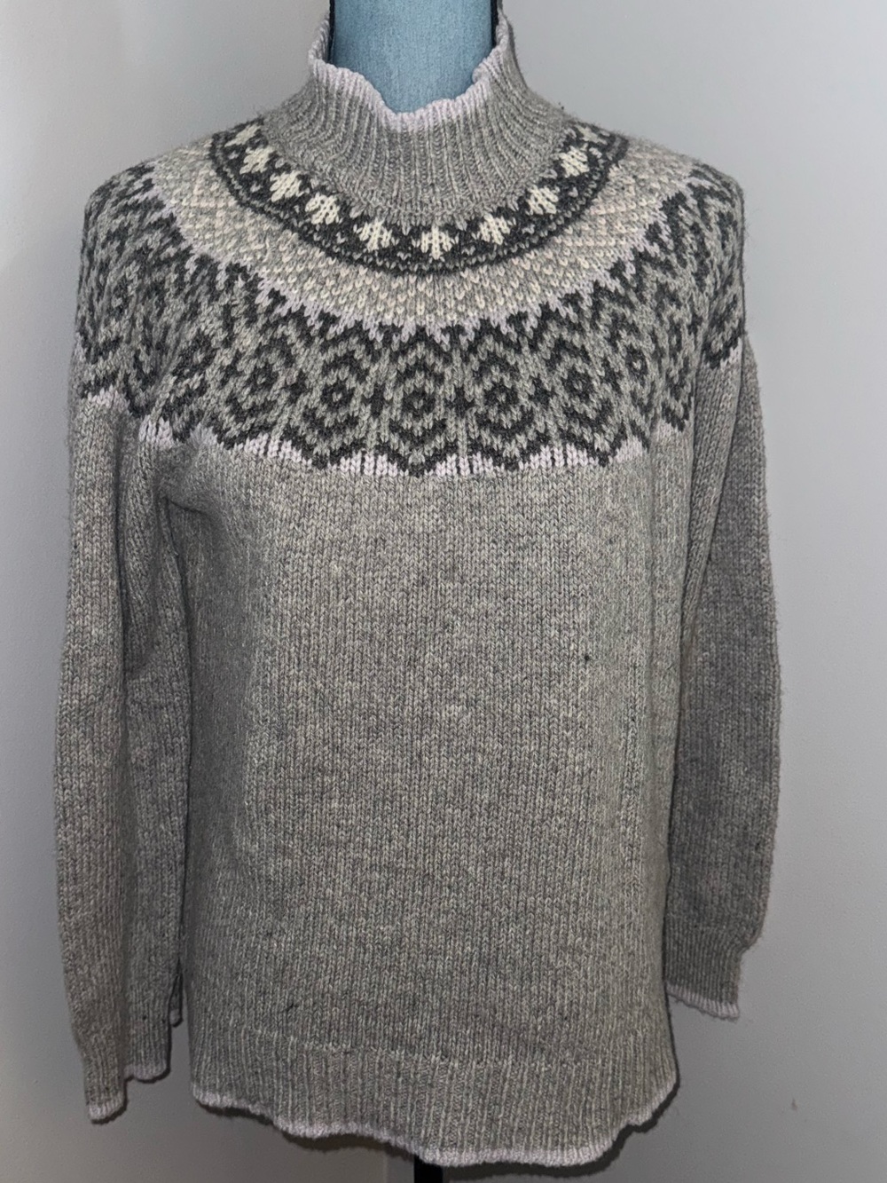 Women's Classic Gray Fair Isle Mock Neck Sweater Wool Blend Size Medium EUC